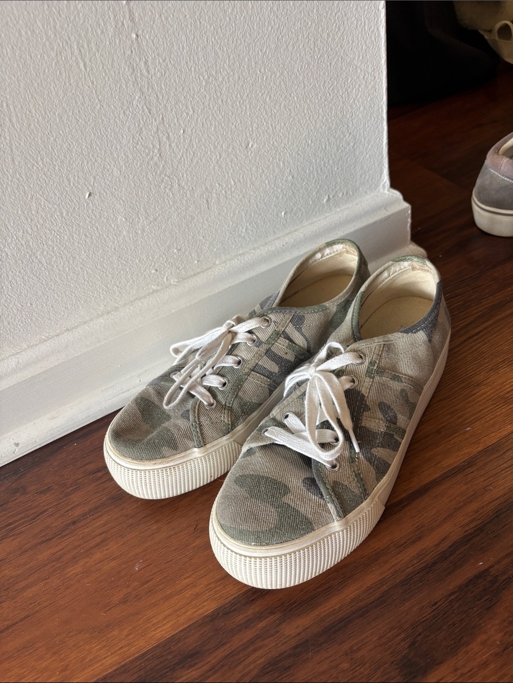 Steve Madden Camo Canvas Platform Sneakers - Green/Tan